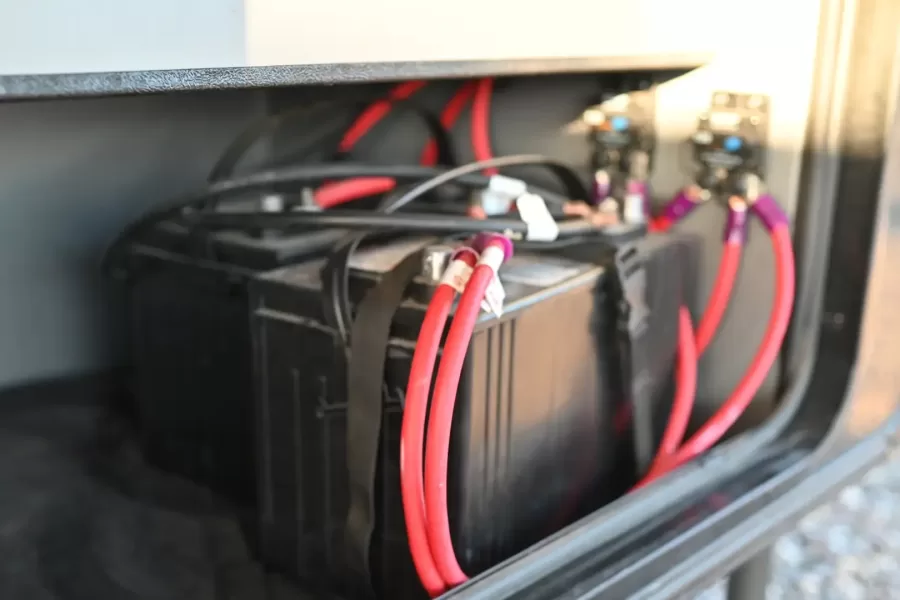 how to charge a deep cycle battery