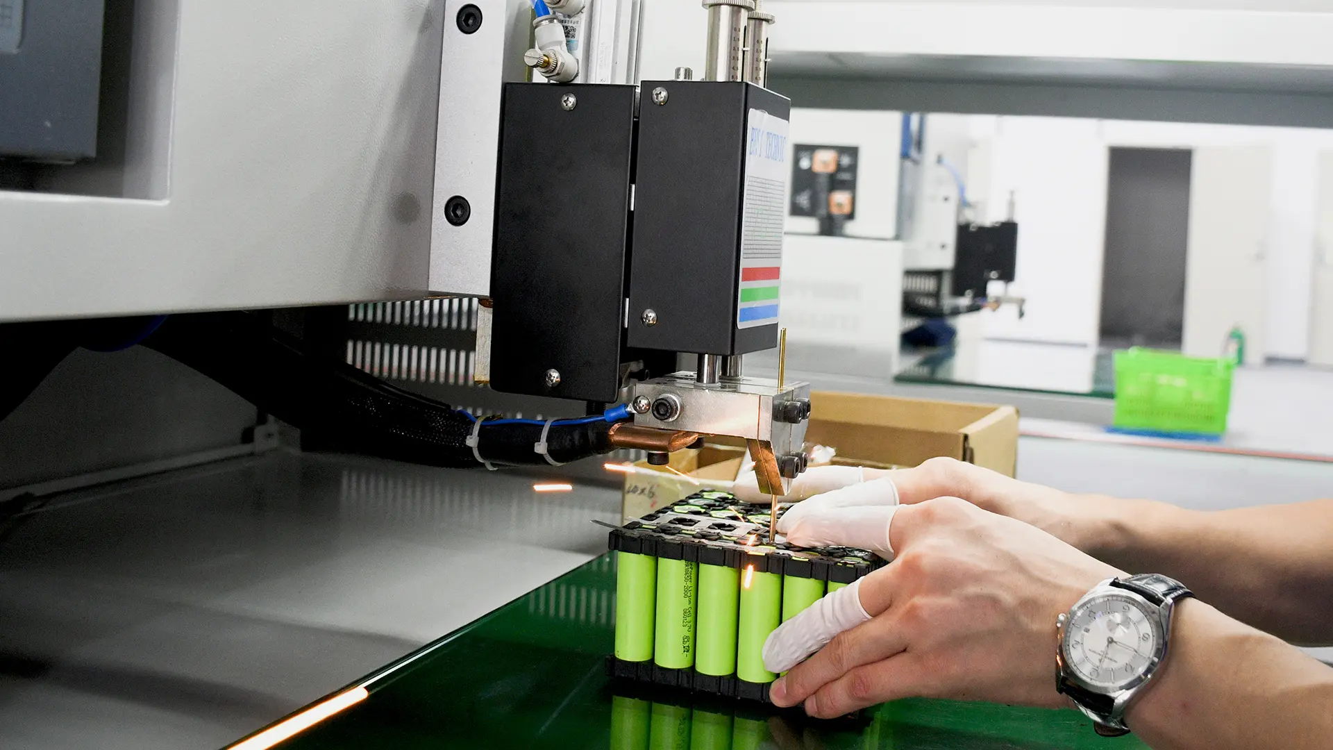 Battery spot welding Battery spot welding